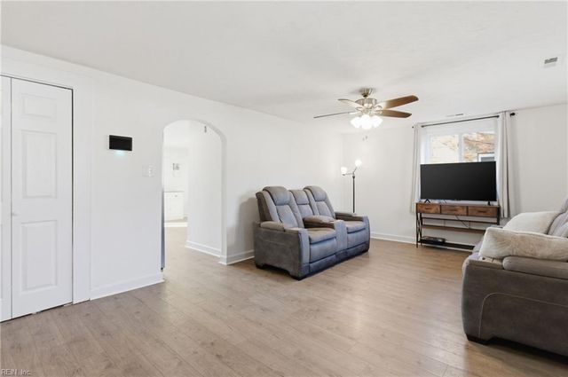 2404 Andrews BLVD, Hampton, VA 23666