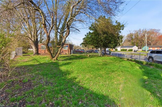 2404 Andrews BLVD, Hampton, VA 23666