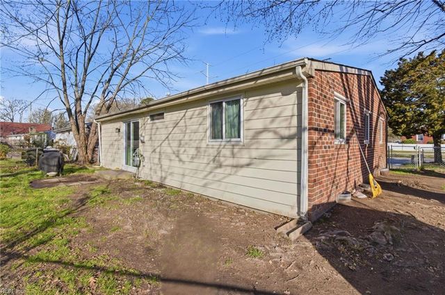 2404 Andrews BLVD, Hampton, VA 23666