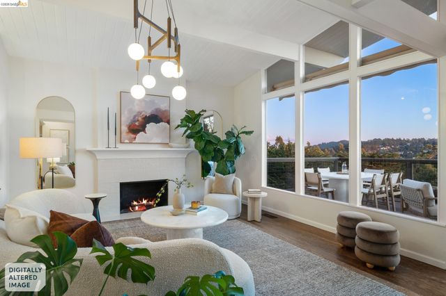 1925 Manzanita Dr, Oakland, CA 94611