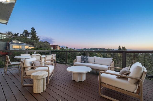 1925 Manzanita Dr, Oakland, CA 94611