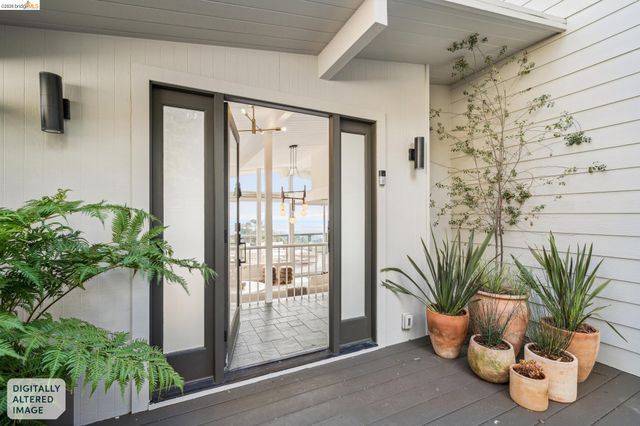 1925 Manzanita Dr, Oakland, CA 94611