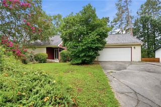 1384 Huntsmen Glen, Riverdale, GA 30296