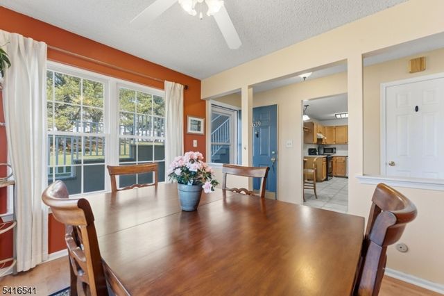 639 Magnolia Ln, Branchburg Twp., NJ 08876