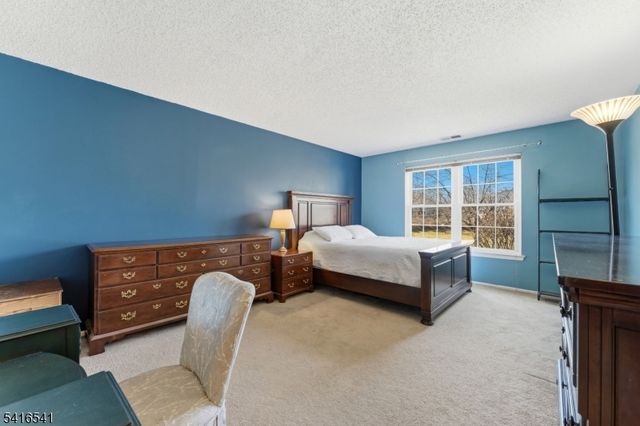 639 Magnolia Ln, Branchburg Twp., NJ 08876