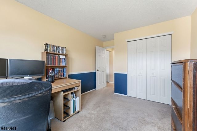 639 Magnolia Ln, Branchburg Twp., NJ 08876