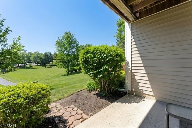 639 Magnolia Ln, Branchburg Twp., NJ 08876