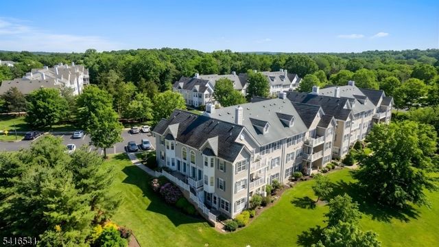 639 Magnolia Ln, Branchburg Twp., NJ 08876