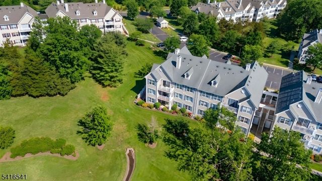 639 Magnolia Ln, Branchburg Twp., NJ 08876