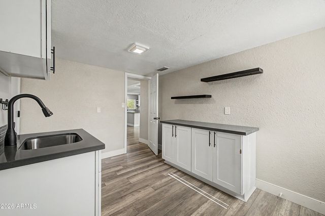 1355 W LOBO Avenue, Mesa, AZ 85202