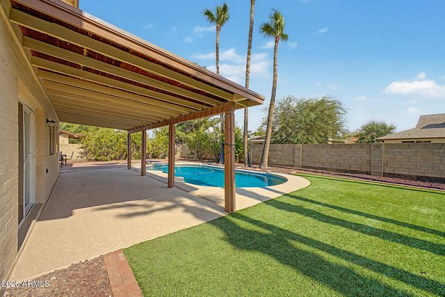 1355 W LOBO Avenue, Mesa, AZ 85202