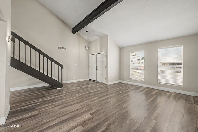 1355 W LOBO Avenue, Mesa, AZ 85202