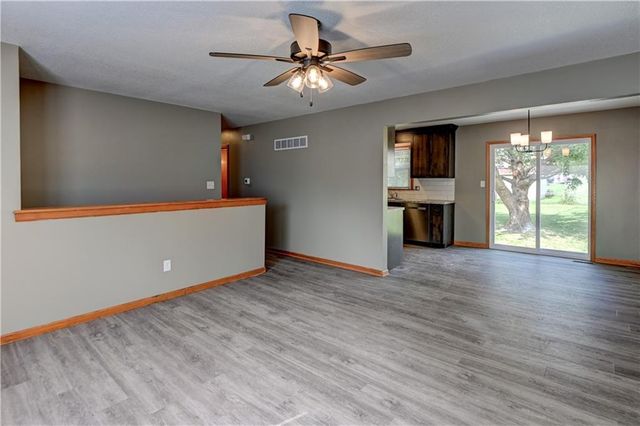 1604 N Emery Street, Independence, MO 64050