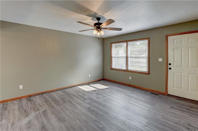 1604 N Emery Street, Independence, MO 64050