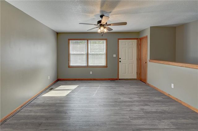 1604 N Emery Street, Independence, MO 64050