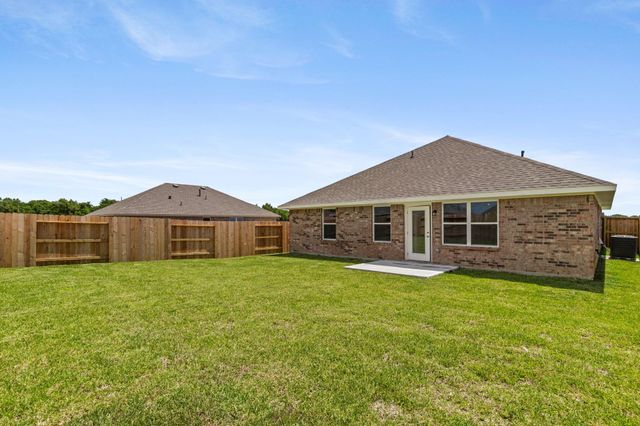 2111 Emerald Lake Trail, Dayton, TX 77525