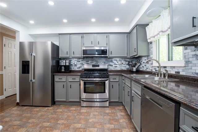 166 Walden Way, North Fayette, PA 15126