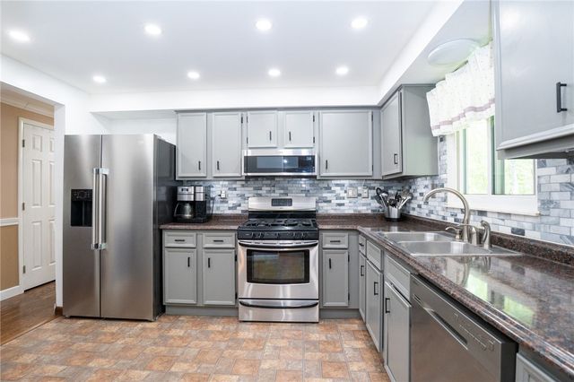 166 Walden Way, North Fayette, PA 15126