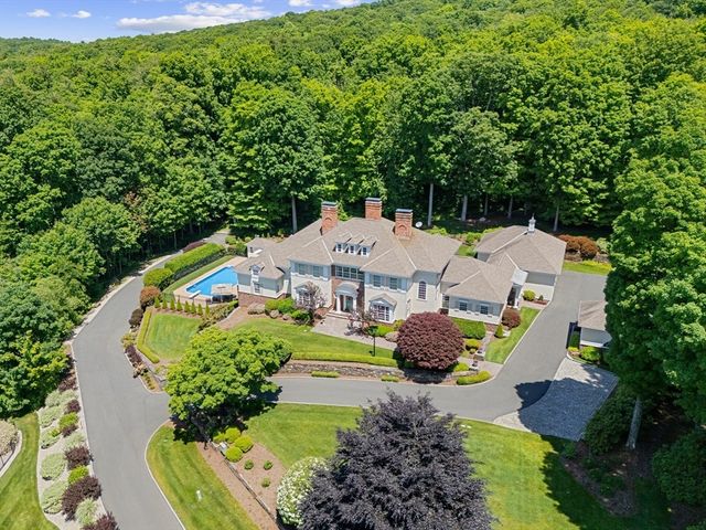 6 Hilltop Park, Wilbraham, MA 01095