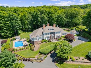 6 Hilltop Park, Wilbraham, MA 01095