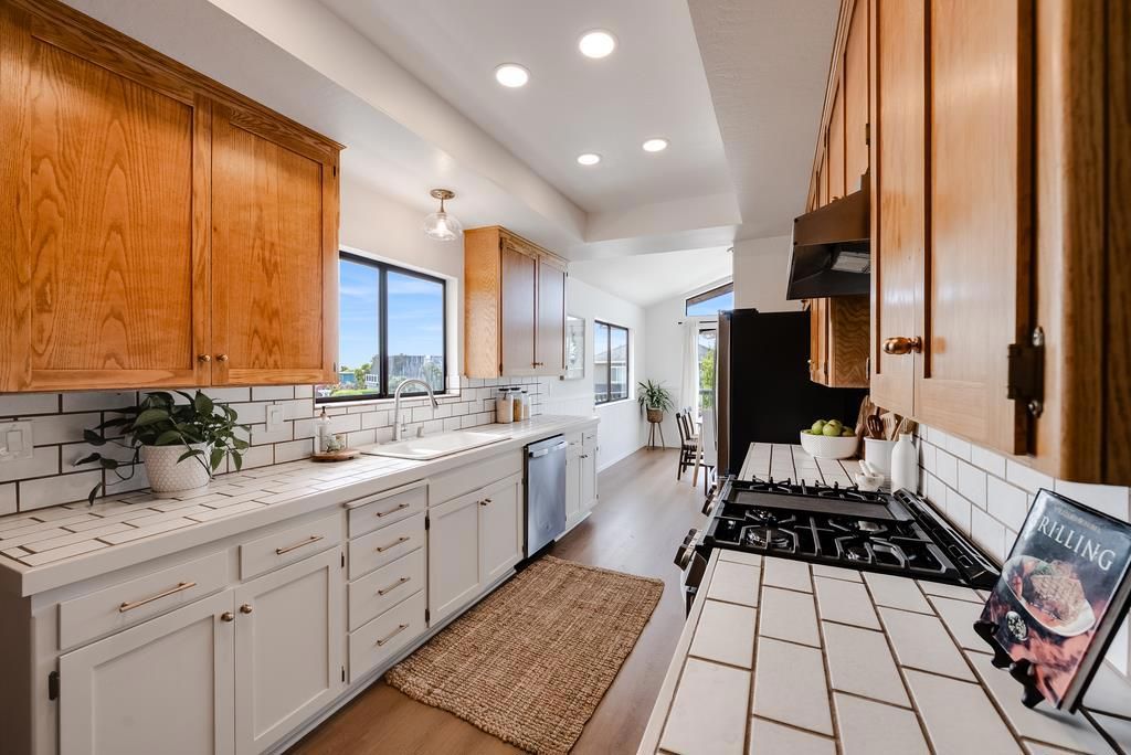 Image 25 of property listing at 524 Middlefield Drive, Aptos, CA 95003