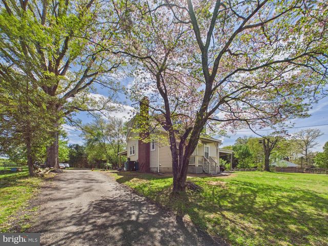 181 SANFORD DR, Fredericksburg, VA 22406