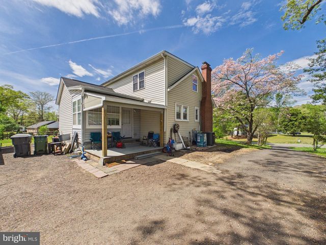 181 SANFORD DR, Fredericksburg, VA 22406