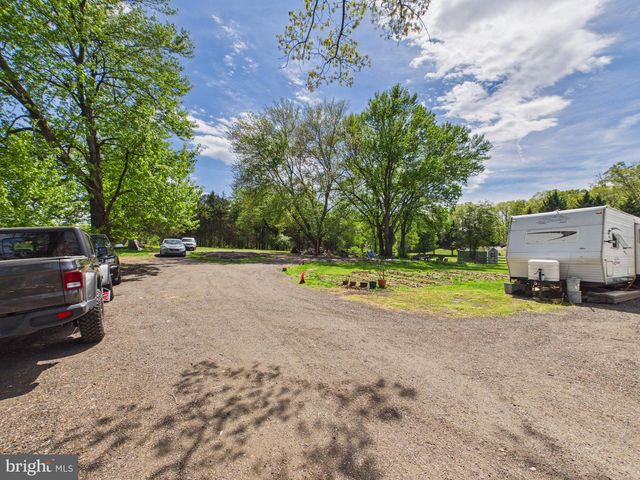 181 SANFORD DR, Fredericksburg, VA 22406