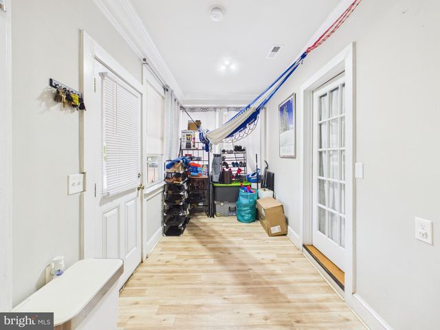181 SANFORD DR, Fredericksburg, VA 22406