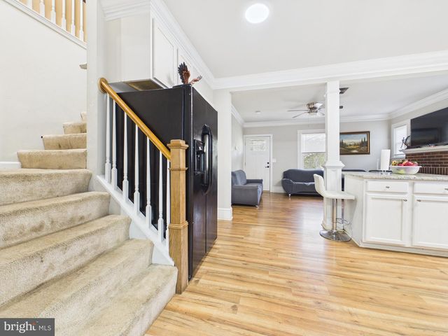 181 SANFORD DR, Fredericksburg, VA 22406
