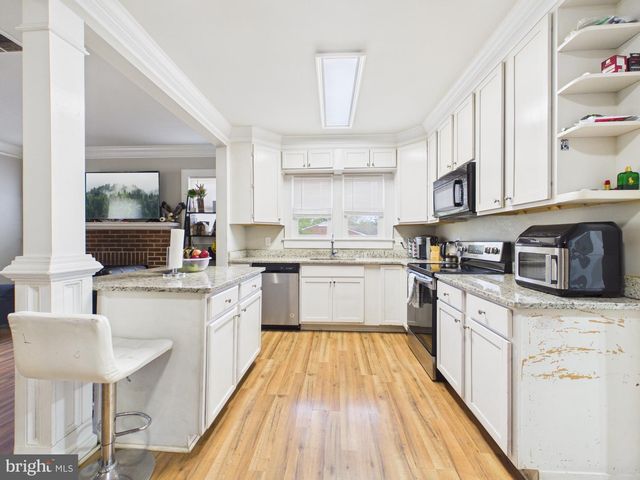 181 SANFORD DR, Fredericksburg, VA 22406