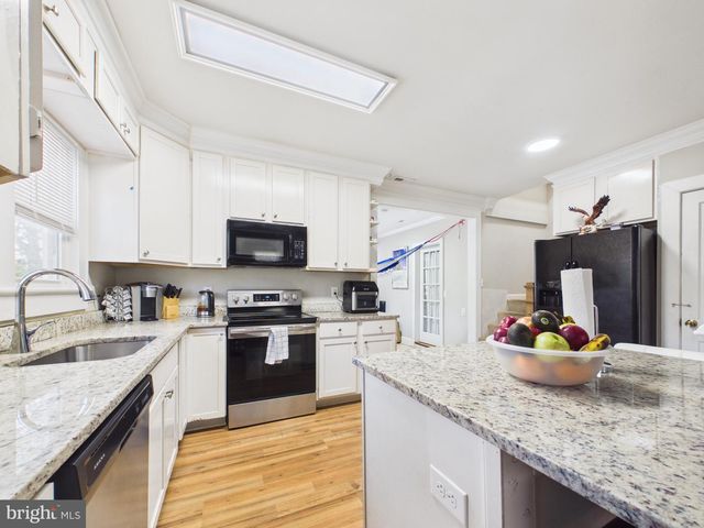 181 SANFORD DR, Fredericksburg, VA 22406