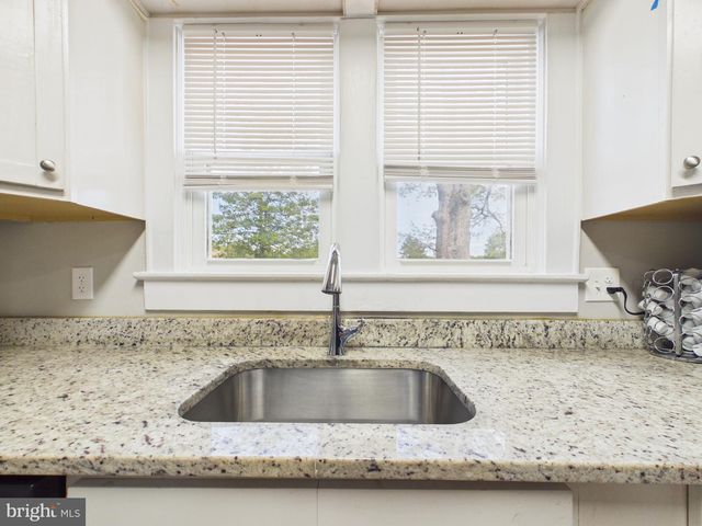 181 SANFORD DR, Fredericksburg, VA 22406