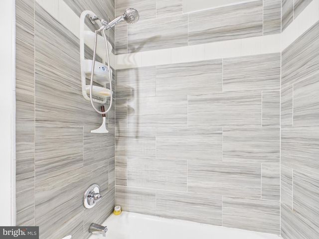 181 SANFORD DR, Fredericksburg, VA 22406