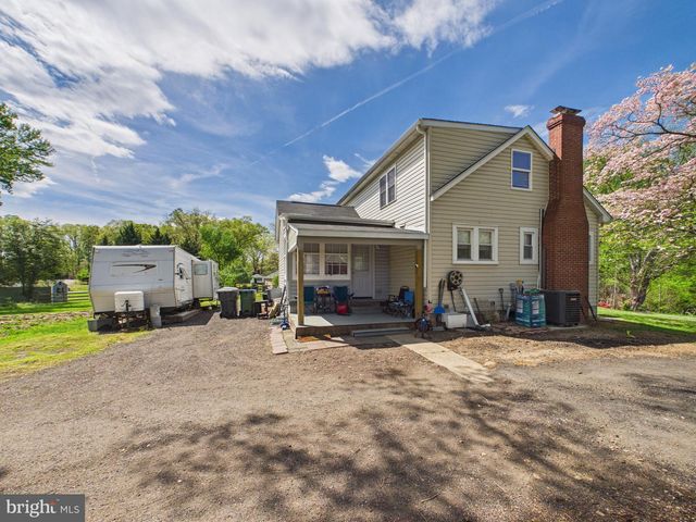 181 SANFORD DR, Fredericksburg, VA 22406