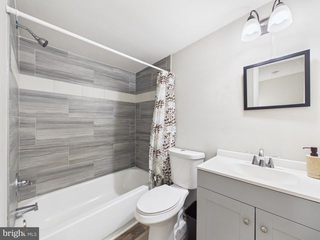 181 SANFORD DR, Fredericksburg, VA 22406