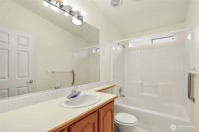 8118 20th Lane SE, Lacey, WA 98503