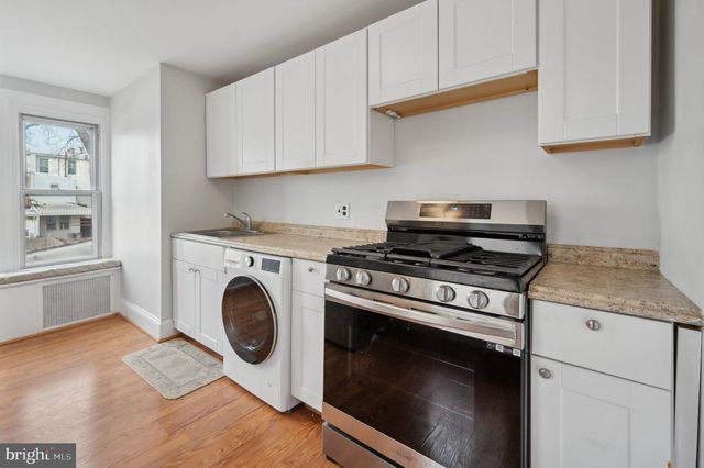 188 GREEN LN, Philadelphia, PA 19127