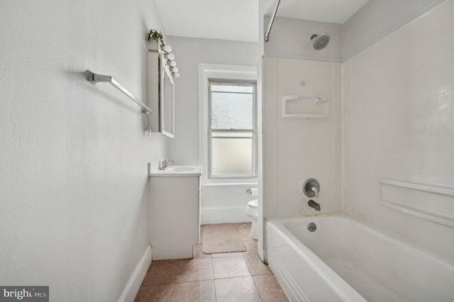 188 GREEN LN, Philadelphia, PA 19127