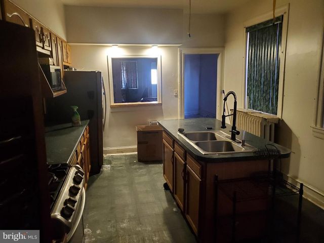 6058 WEBSTER ST, Philadelphia, PA 19143