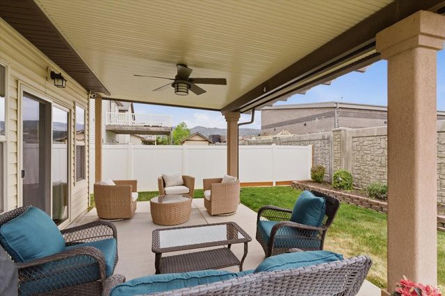 937 FARNHAM DR, North Salt Lake, UT 84054
