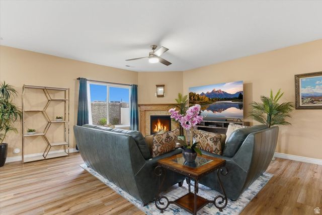 937 FARNHAM DR, North Salt Lake, UT 84054
