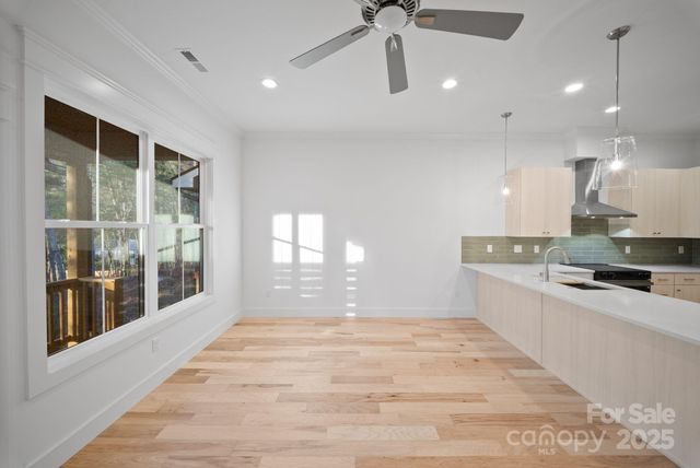 163 Collin Place 20, Asheville, NC 28804