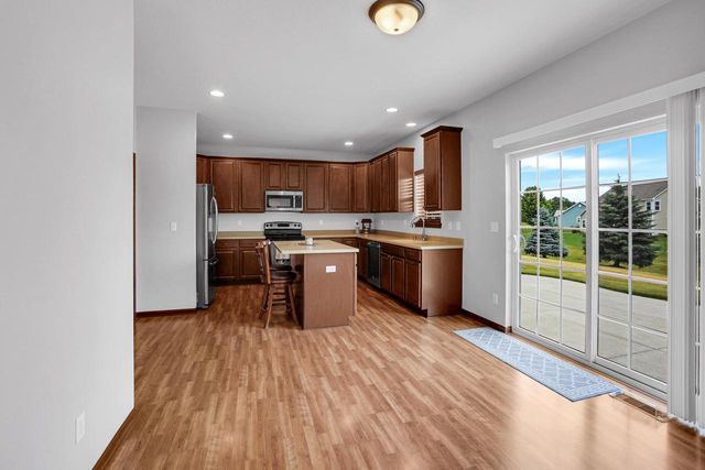 W348N5840 Snapdragon COURT, Oconomowoc, WI 53066