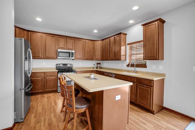 W348N5840 Snapdragon COURT, Oconomowoc, WI 53066