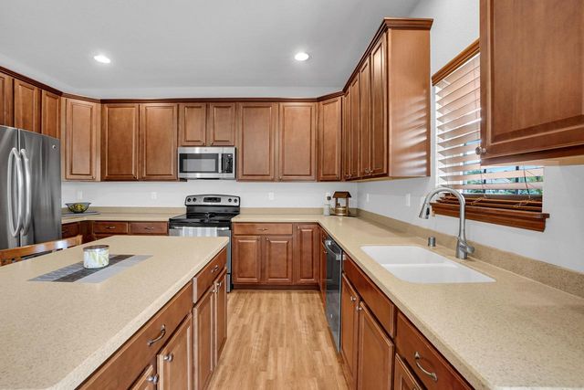 W348N5840 Snapdragon COURT, Oconomowoc, WI 53066