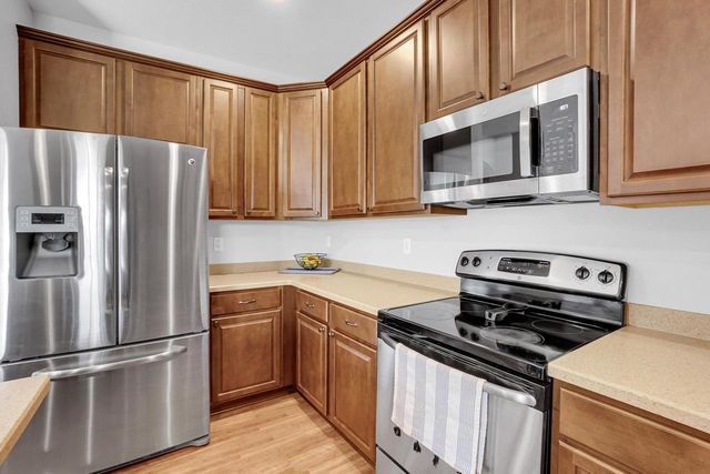 W348N5840 Snapdragon COURT, Oconomowoc, WI 53066