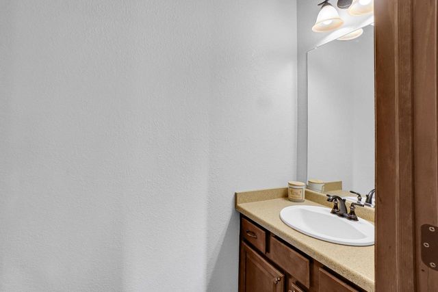 W348N5840 Snapdragon COURT, Oconomowoc, WI 53066