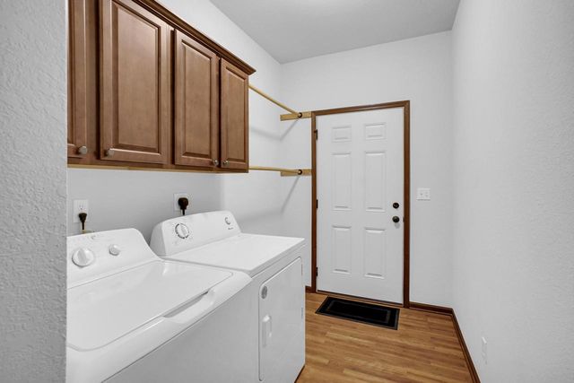 W348N5840 Snapdragon COURT, Oconomowoc, WI 53066