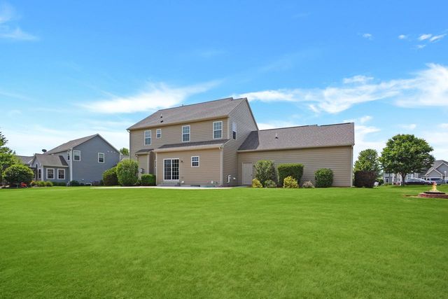 W348N5840 Snapdragon COURT, Oconomowoc, WI 53066
